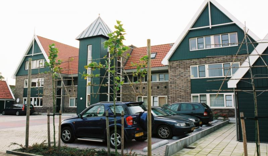 Deuren, ramen, hefschuifpui, vouwdeuren, harmonica vouwdeuren, schuiframen, authentieke kozijnen, duurzame kozijnen, isolerende kozijnen, Kozijnen van Kuiters, kozijnen van hout, houten kozijnen, houten deuren, houten ramen, isolatie kozijnen, Accoya kozijnen, kozijn van Accoya, Accoya bekleding,