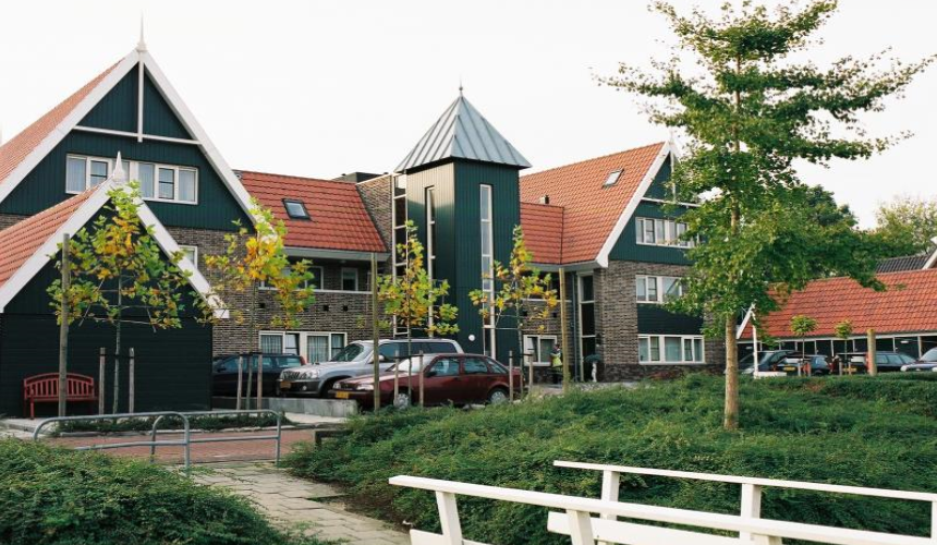 Deuren, ramen, hefschuifpui, vouwdeuren, harmonica vouwdeuren, schuiframen, authentieke kozijnen, duurzame kozijnen, isolerende kozijnen, Kozijnen van Kuiters, kozijnen van hout, houten kozijnen, houten deuren, houten ramen, isolatie kozijnen, Accoya kozijnen, kozijn van Accoya, Accoya bekleding,