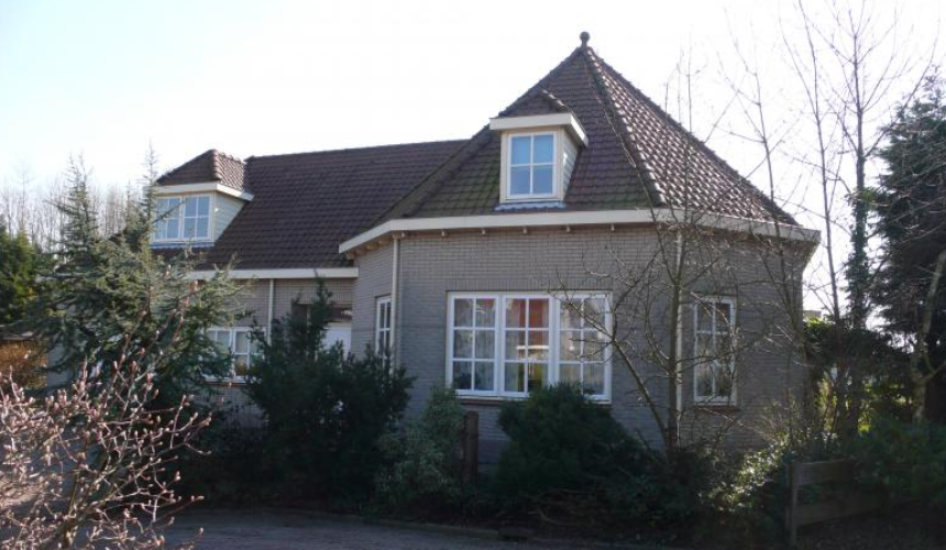 Deuren, ramen, hefschuifpui, vouwdeuren, harmonica vouwdeuren, schuiframen, authentieke kozijnen, duurzame kozijnen, isolerende kozijnen, Kozijnen van Kuiters, kozijnen van hout, houten kozijnen, houten deuren, houten ramen, isolatie kozijnen, Accoya kozijnen, kozijn van Accoya, Accoya bekleding,