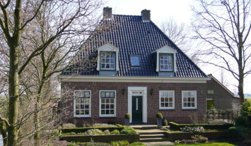 Deuren, ramen, hefschuifpui, vouwdeuren, harmonica vouwdeuren, schuiframen, authentieke kozijnen, duurzame kozijnen, isolerende kozijnen, Kozijnen van Kuiters, kozijnen van hout, houten kozijnen, houten deuren, houten ramen, isolatie kozijnen, Accoya kozijnen, kozijn van Accoya, Accoya bekleding,