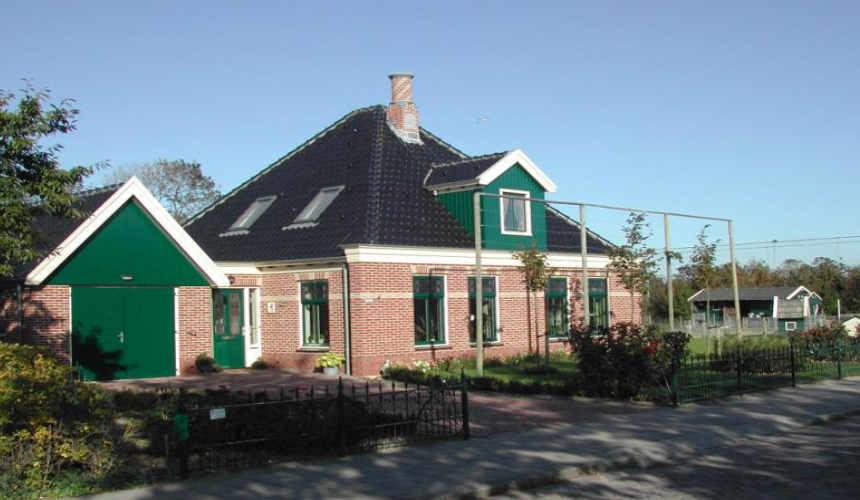 Deuren, ramen, hefschuifpui, vouwdeuren, harmonica vouwdeuren, schuiframen, authentieke kozijnen, duurzame kozijnen, isolerende kozijnen, Kozijnen van Kuiters, kozijnen van hout, houten kozijnen, houten deuren, houten ramen, isolatie kozijnen, Accoya kozijnen, kozijn van Accoya, Accoya bekleding,