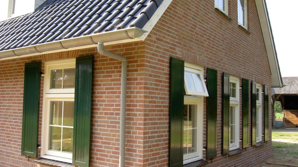 Houten Accoya luiken, luiken van Accoya, luiken, buiten luiken, houten luiken, luik van hout, duurzame luiken, luiken van Nederlandse bodem,
