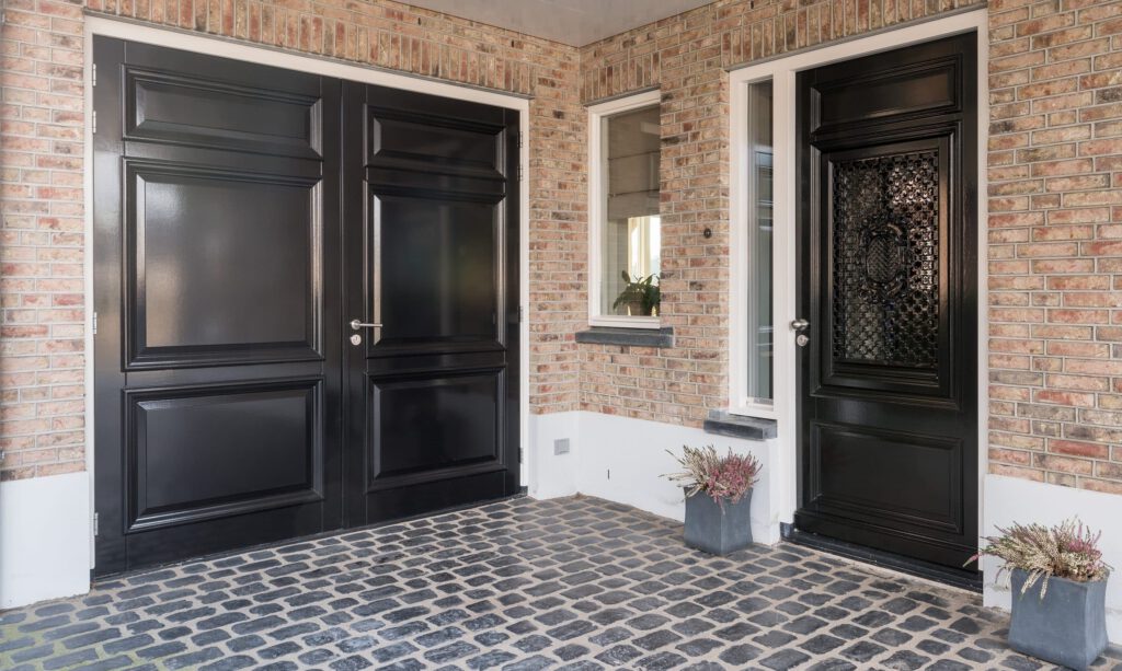 design deur van hout, houten deur, voordeur van hout, duurzame houten deur,