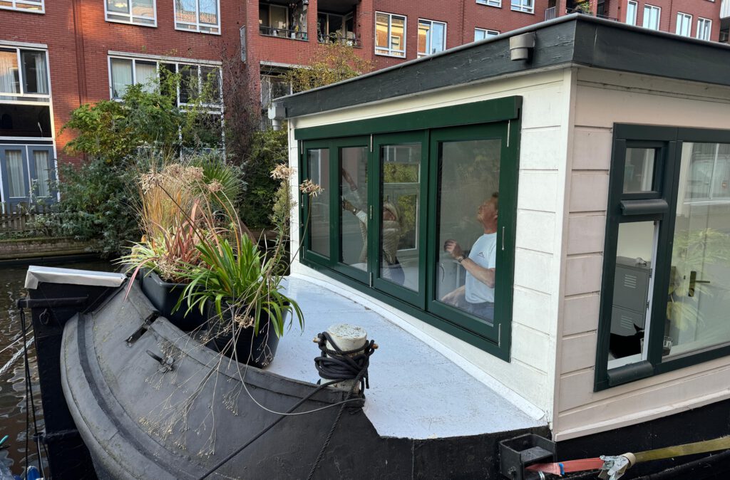 Accoya vouwramen, vouw-pui Accoya, Accoya terrasramen, Accoya terras vouwramen, Accoya harmonica ramen, vouwramen van Accoya, Kozijnen van Kuiters, Ramen van hout, houten schuiframenvouw, houten ramen van Accoya, Accoya houten ramen, duurzame harmonica vouwramen, Accoya vouw kozijnen, vouwramen, harmonica vouwraam, ramen, vouw systeem, Accoya,