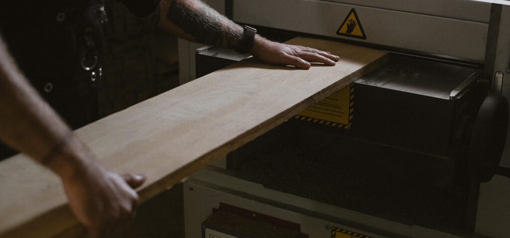 gevelbekleding, Accoya bekleding, schroten, houten bekleding, beplating in hout, houten Accoya delen, schroten van hout,